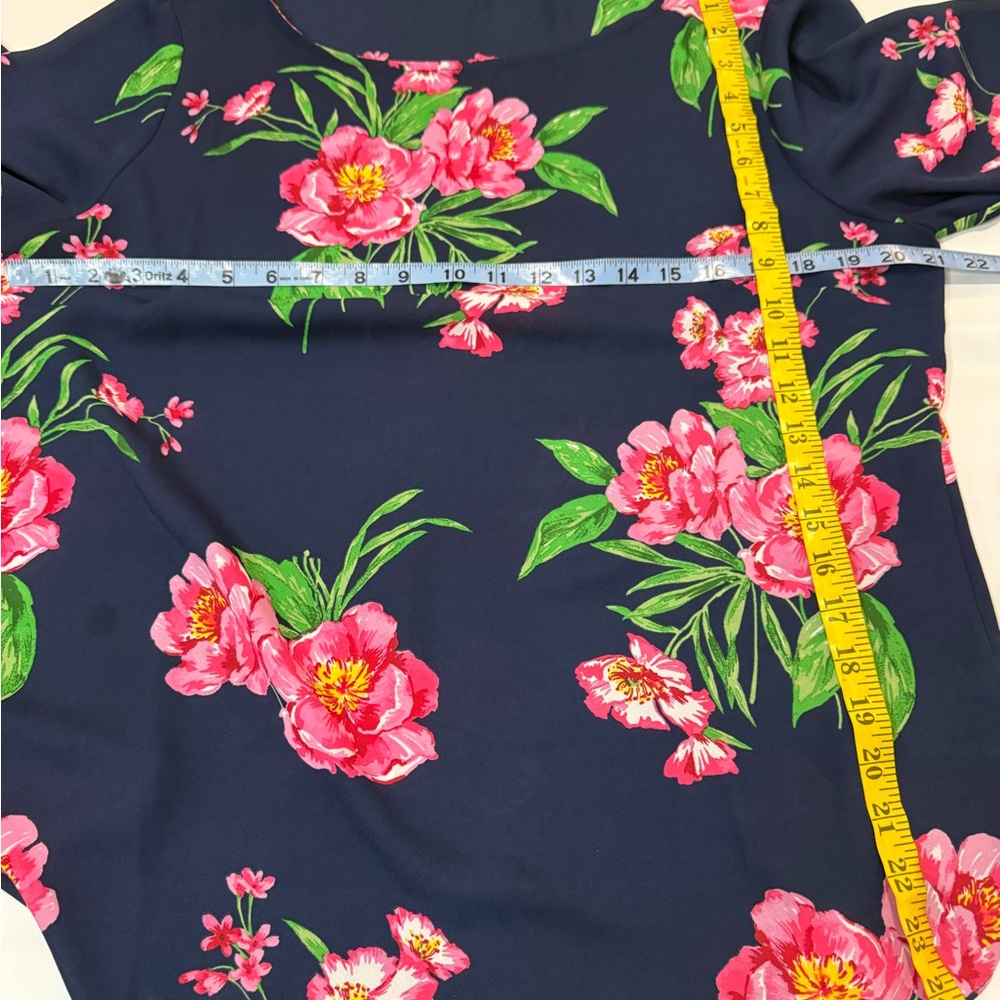 Talbots Floral Blue Blouse 3/4 sleeve with Pink peonies in size large - Picture 6 of 10